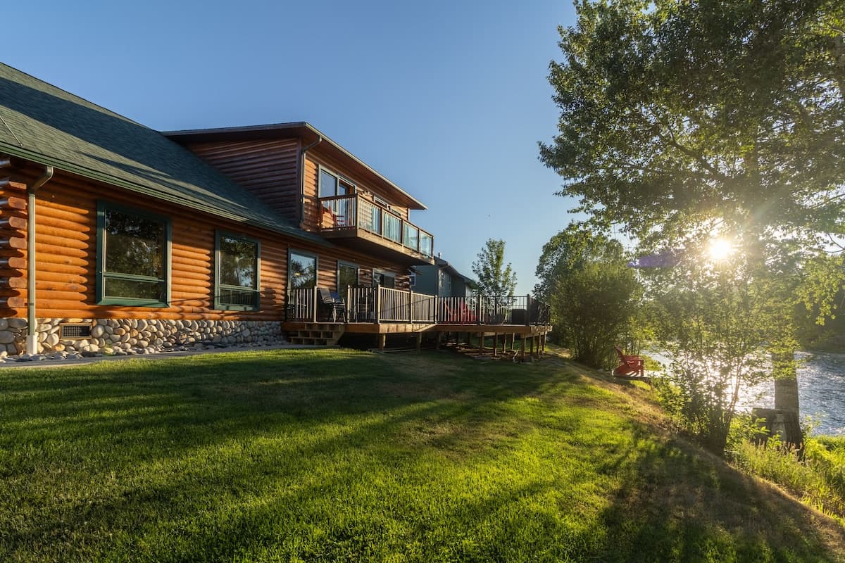 Stillwater Riverfront Cabin, Fishing & Yellowstone, Skiing in Red Lodge