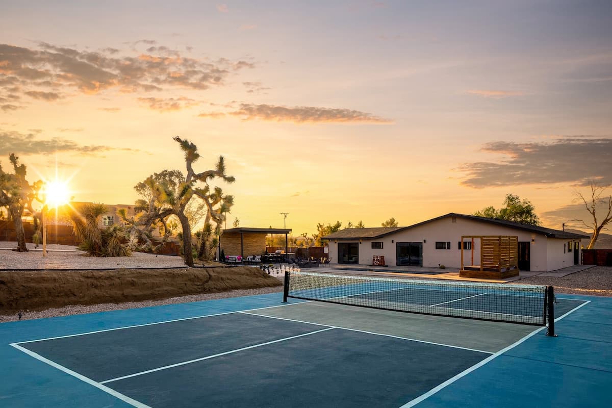 JT Luxe Compound-Pool/Spa/Pickleball/Dome - Photo 2